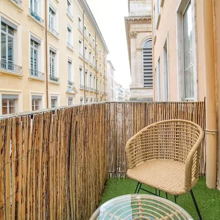 Balcon De L'opera, Climatise Pour 2 Personnes,