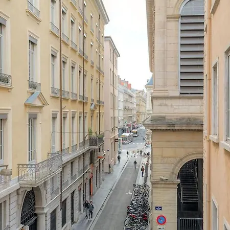 Balcon De L'opera, Climatise Pour 2 Personnes, Appartement Lyon
